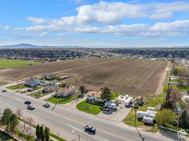 2000 , Clearfield, UT 84015