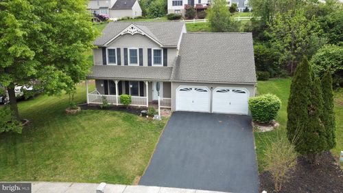 69 English Dr, PALMYRA, PA, 17078-3811 | Card Image