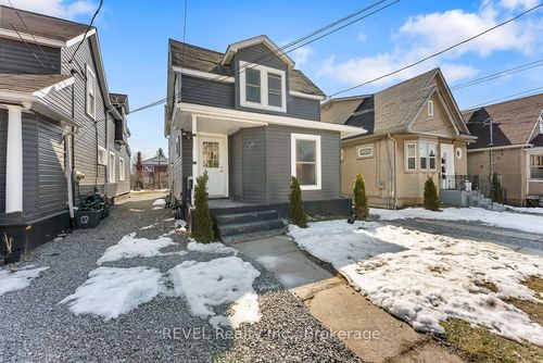 30 Division St, Saint Catharines, ON, L2R3G2 | Card Image