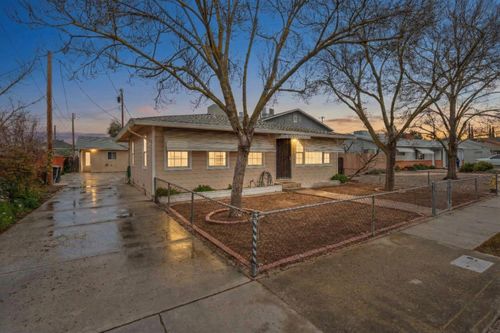 325 Church Ave, Oakdale, CA, 95361-3806 | Card Image