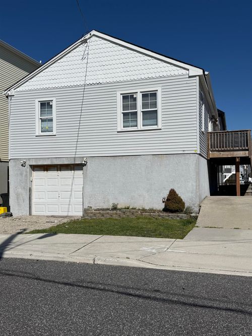 210 Q Ave, West Wildwood, NJ, 08260-2138 | Card Image