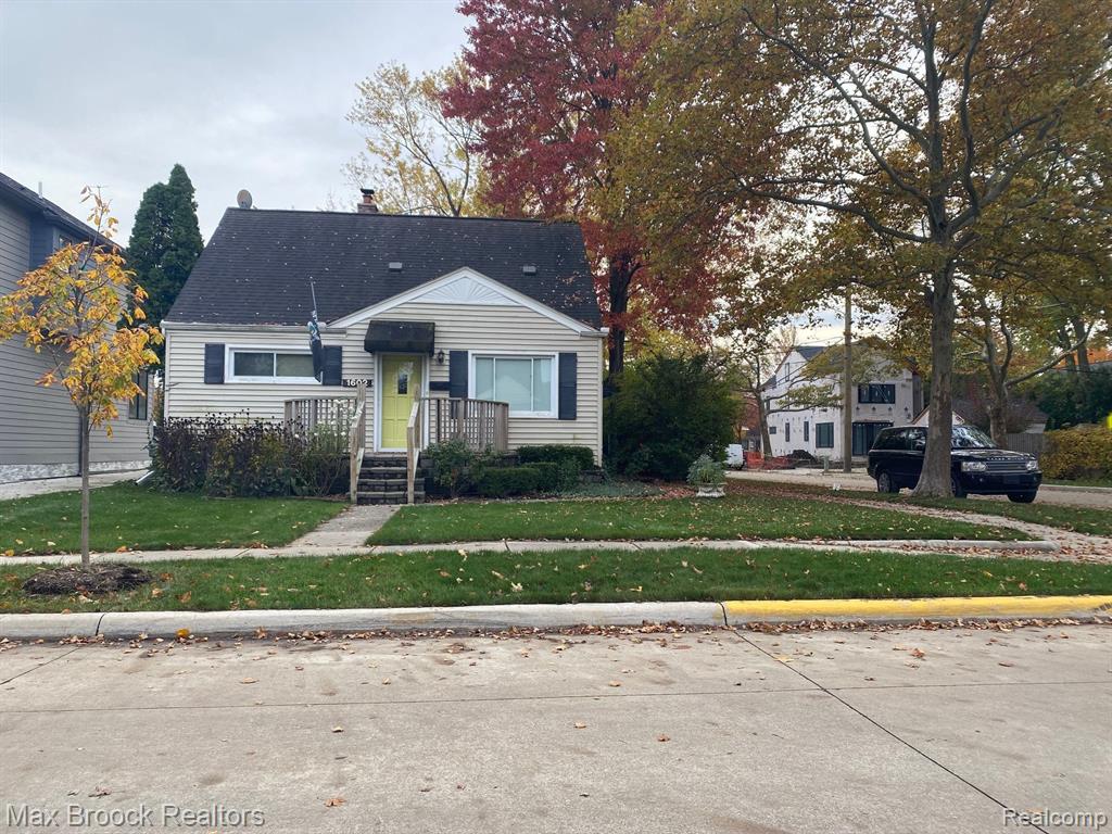 Cole St, Birmingham, MI 48009
