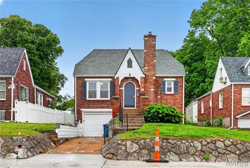 21 Robert Ave, Ferguson, MO, 63135-1654 | Card Image
