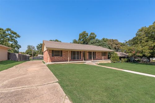914 British Blvd, Grand Prairie, TX, 75050-2380 | Card Image