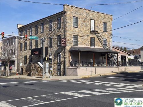 605 Main St, Hellertown, PA, 18055-1782 | Card Image