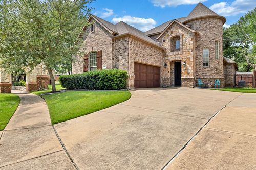 7401 Park Place Dr, North Richland Hills, TX, 76182-6067 | Card Image