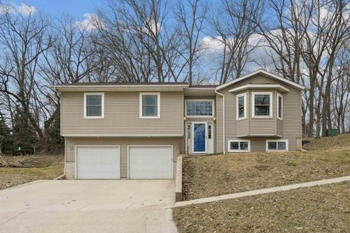 405 Oak St, Decorah, IA, 52101-2725 | Card Image