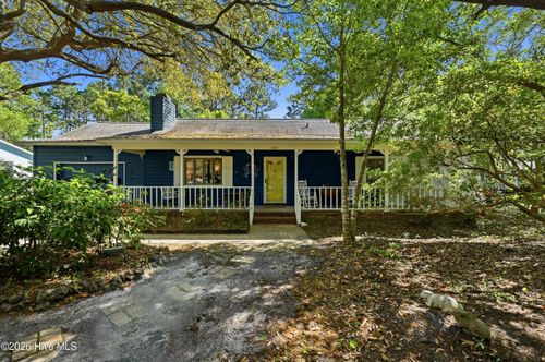 227 E 11th St, Southport, NC, 28461-3011 | Card Image