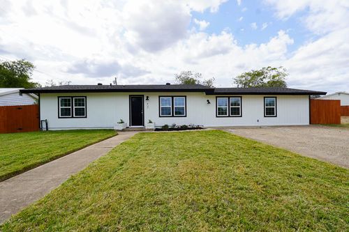 913 Hander Ln, Belton, TX, 76513-2223 | Card Image