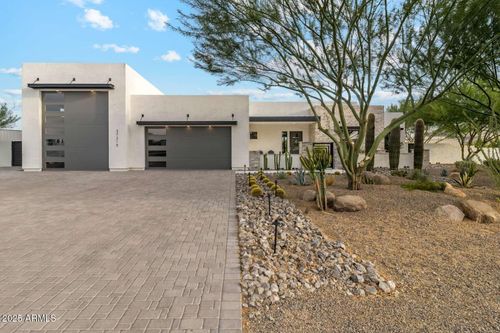 b2-37215 N 11th Ave, Phoenix, AZ, 85086-7801 | Card Image
