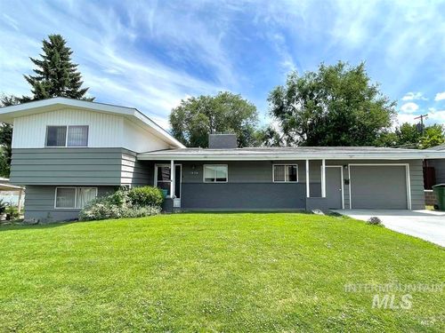 1036 Sw 1st Ave, Ontario, OR, 97914-2115 | Card Image