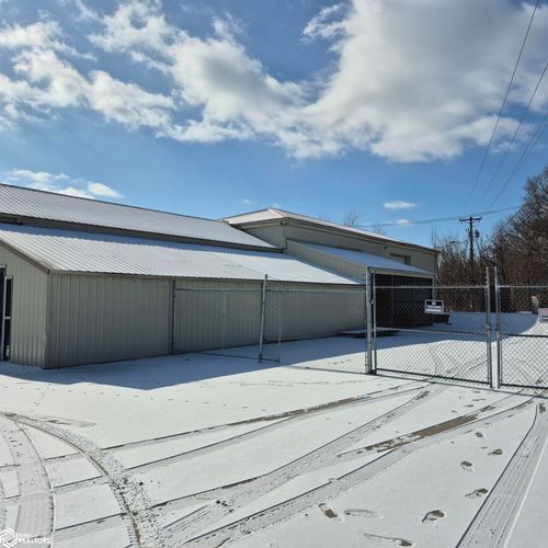 617 Church St, Ottumwa, IA, 52501-4217 | Card Image