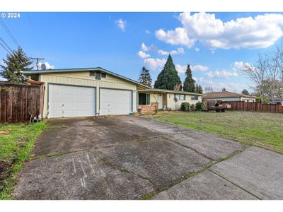 2051 N Park Ave, House other with 3 bedrooms, 2 bathrooms and null parking in Eugene OR | Image 1