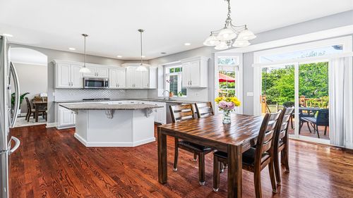 3511 Kestral Dr, Naperville, IL, 60564-4207 | Card Image