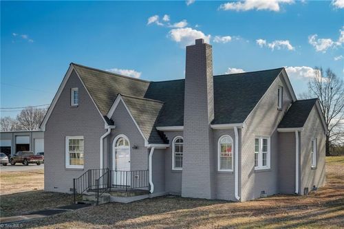 148 E Meadow Rd, Eden, NC, 27288-3435 | Card Image