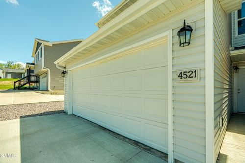 4521 Corvette St, Mandan, ND, 58554-1130 | Card Image