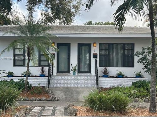2 Ne 44th St, Miami, FL, 33137-3414 | Card Image