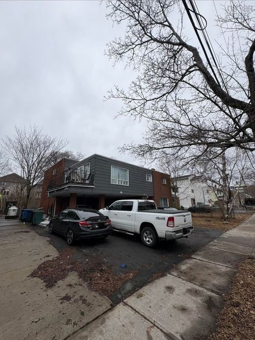 918 Mclean St, Halifax, NS, B3H2V1 | Card Image