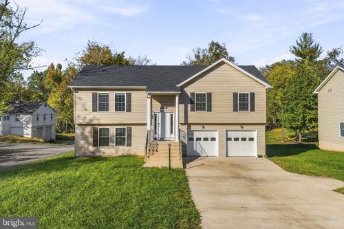 8112 Leland Rd, MANASSAS, VA, 20111-1941 | Card Image