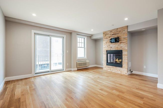 APT-204 - 661 W Broadway, Condo with 3 bedrooms, 2 bathrooms and null parking in Long Beach NY | Image 7