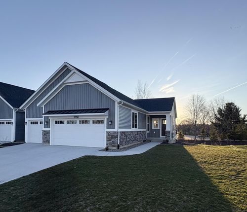 2567 Ravines Trail Dr Sw, Byron Center, MI, 49315-7407 | Card Image