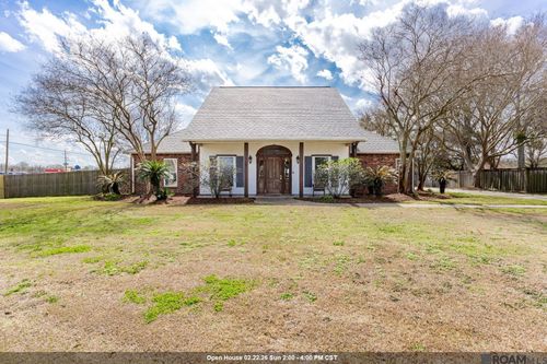 2101 Brittany Dr, Port Allen, LA, 70767-6071 | Card Image