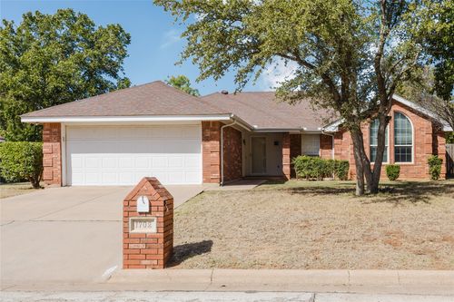 1702 Bent Tree Dr, Abilene, TX, 79602-5226 | Card Image