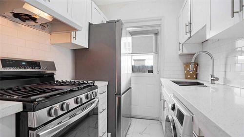 815 W 39th St, MIAMI BEACH, FL, 33140-3816 | Card Image