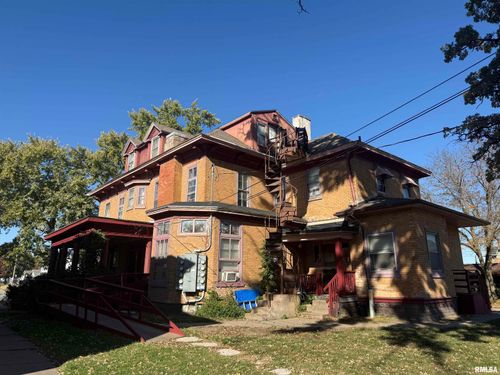 1429 Brady St, Davenport, IA, 52803-4728 | Card Image