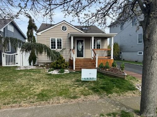 75 S Bay Dr, Babylon, NY, 11702-4116 | Card Image