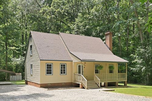 8530 Woodland Dr, Amelia Court House, VA, 23002 | Card Image