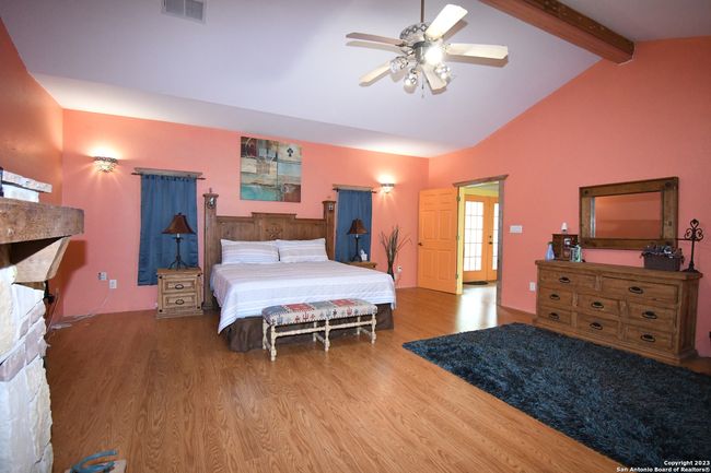 8389 E Loop 1604 S, House other with 5 bedrooms, 5 bathrooms and null parking in Adkins TX | Image 41