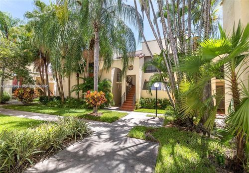 2-3559 Magellan Cir, Aventura, FL, 33180-3722 | Card Image