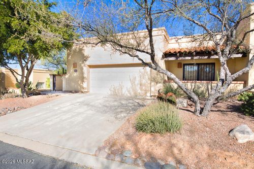 1071 E Camino Corrida, Oro Valley, AZ, 85704-7655 | Card Image