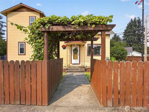 211 S Perkins St, Buckley, WA, 98321-2802 | Card Image