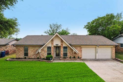 2126 Versailles Dr, Carrollton, TX, 75007-5507 | Card Image