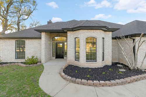 136 Spring Meadow Ln, Belton, TX, 76513-5558 | Card Image