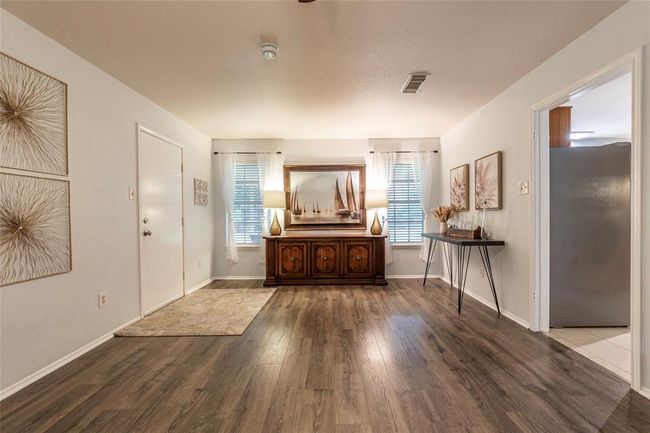 2309 Salisbury Ln, House other with 4 bedrooms, 2 bathrooms and 2 parking in Alvin TX | Image 7