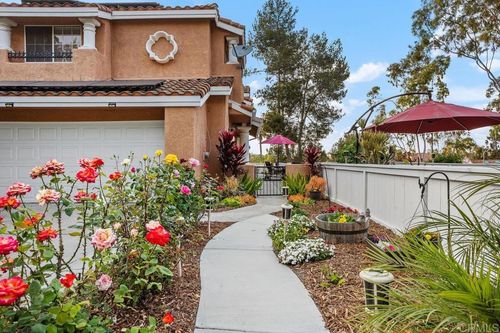 1512 Golfcrest Pl, Vista, CA, 92081-9003 | Card Image