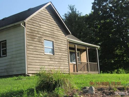 286 E Whitley St, Churubusco, IN, 46723-1506 | Card Image