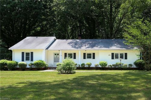 9355 Styers Ferry Rd, Clemmons, NC, 27012-8042 | Card Image