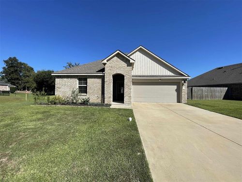 920 Saint James Dr, Lake Charles, LA, 70611-6836 | Card Image