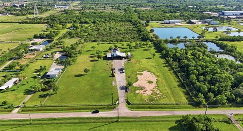 5704 Avenue Q W, Dickinson, TX, 77539 | Card Image