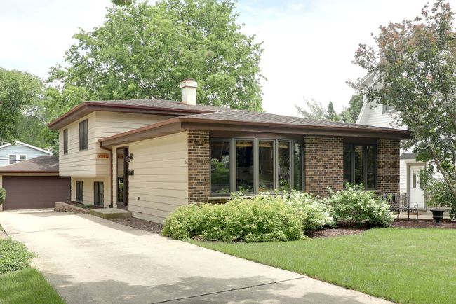 4713 Prince Street, House other with 3 bedrooms, 2 bathrooms and 2 parking in Downers Grove IL | Image 1