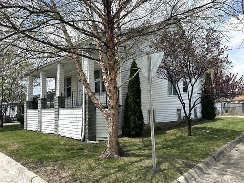 19351 Georgia St, Roseville, MI, 48066-4107 | Card Image