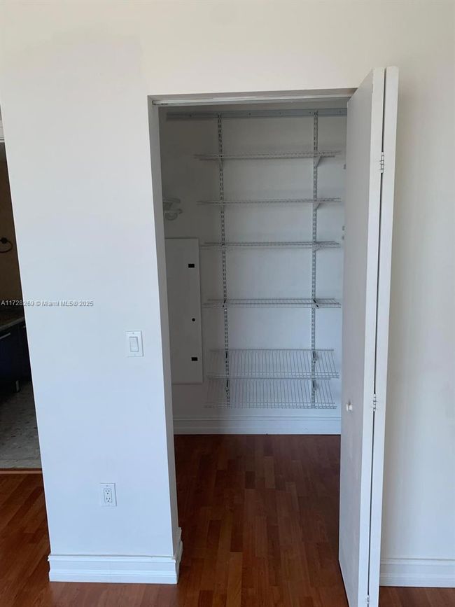 APT-2505 - 185 Sw 7 Th St, Condo with 1 bedrooms, 2 bathrooms and null parking in Miami FL | Image 17