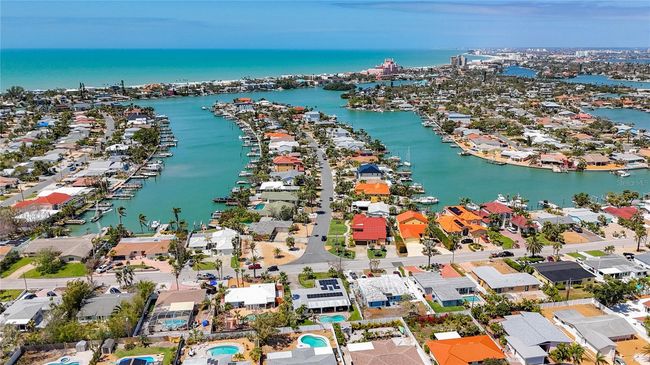 2593 W Vina Del Mar Blvd, House other with 3 bedrooms, 2 bathrooms and null parking in ST PETE BEACH FL | Image 36