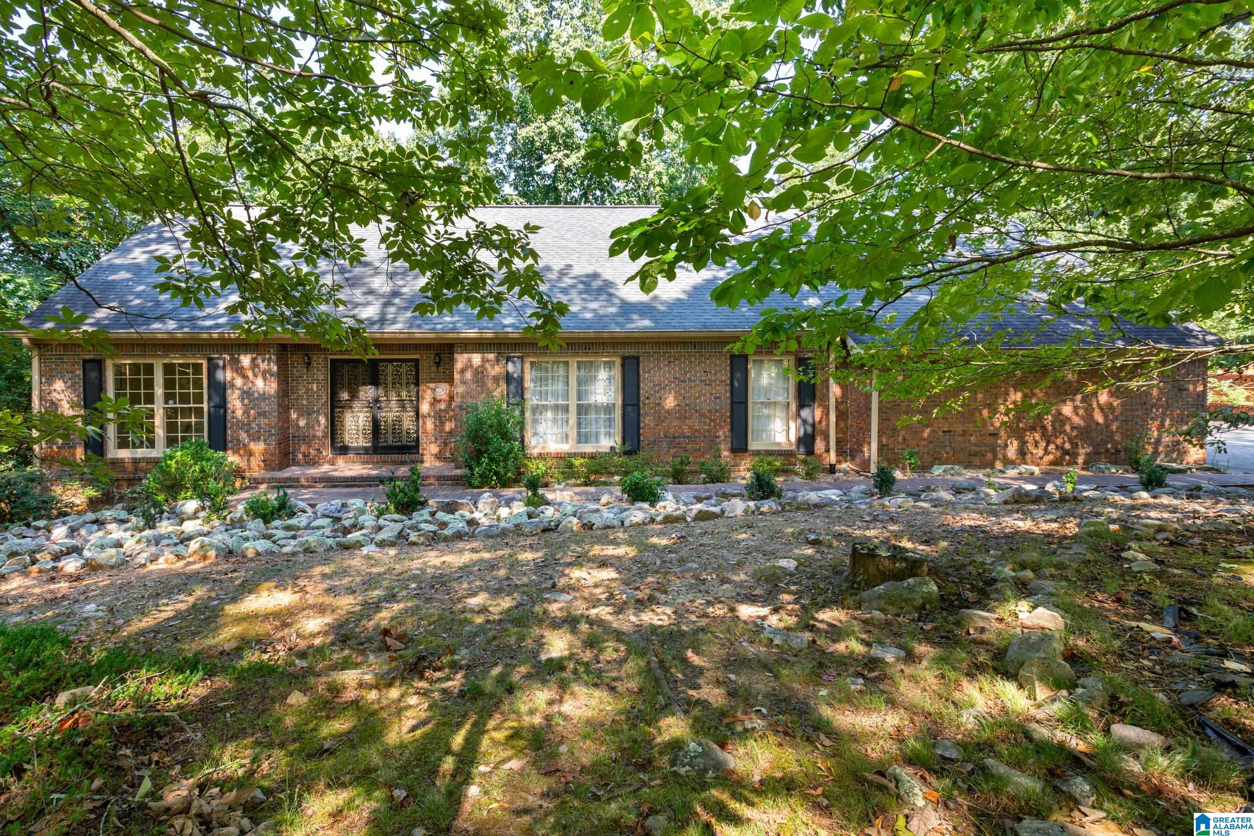Hillyer High Rd, Anniston, AL 36207