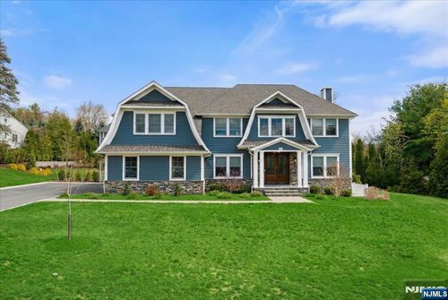 20 Ravine Ave, Wyckoff, NJ, 07481-2917 | Card Image