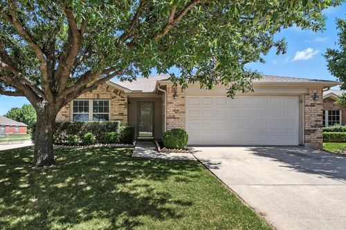 8801 King Ranch Dr, Cross Roads, TX, 76227-8295 | Card Image